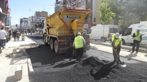 Van'da Yol Yapım Çalışmaları Devam Ediyor