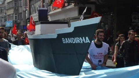 Bandırma'da 19 Mayıs Yürüyüşü Düzenlendi