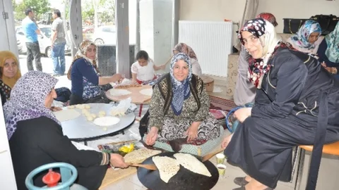 Muş'ta Öğrenciler İçin Kermes Düzenlendi