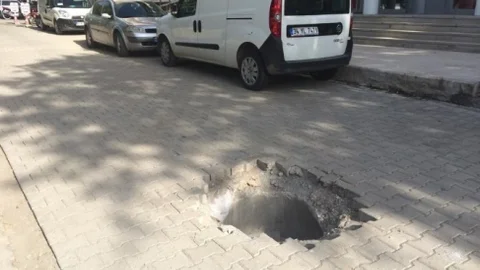 Viranşehir'de Açık Rögar Tehlikesi