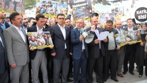 Erzincan'da Mursi'ye Tepki Gösterildi