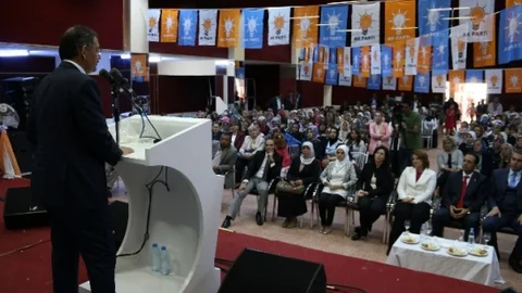 Pınarbaşı'nda Coşkulu Toplantı