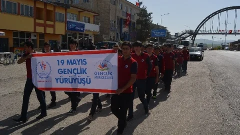 Tercan'da Gençlik Yürüyüşü Yapıldı