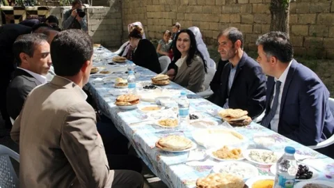 Van'da Yüksekdağ'dan Aile Ziyareti