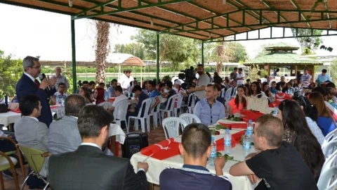 Adana'da Gençlerle Gelecek Konuşuldu