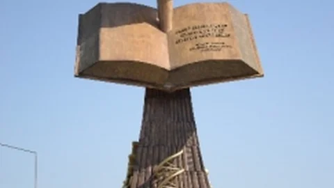 Bilecik'te Eğitim Anıtı Yapılıyor