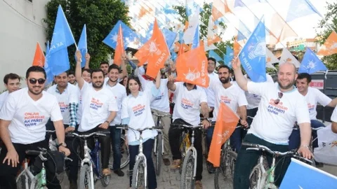 Adana'da Gençlerden Bisiklet Turu