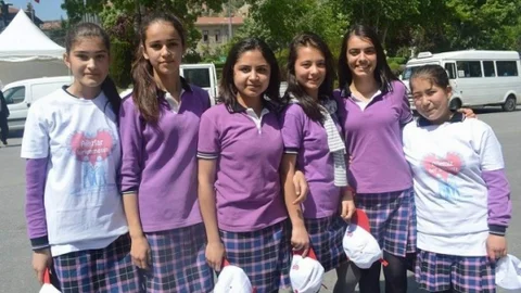 Afyonkarahisar'da Öğrencilerden Anlamlı Yürüyüş