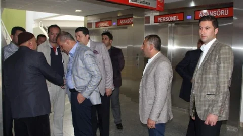 Burhan Kayatürk Hasta Ziyaretinde Bulundu