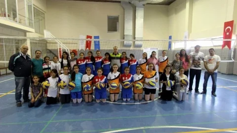 19 Mayıs Voleybol Turnuvası Sonuçlandı