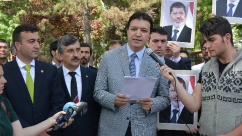 Siyasi Partiler Mursi İçin Toplandı