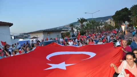 Kuşadası'nda Bayram Coşkusu Yaşandı