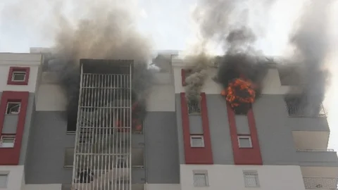 Adana'da Yangın Panik Yarattı