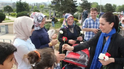 Çiğdem Karaaslan İlkadım'da Seçim Çalışması Yürüttü