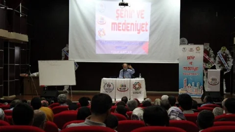 Yusuf Kaplan Adıyaman'da Konferans Verdi