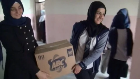 Silopi'deki Öğrencilerden Gıda Yardımı