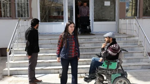 Ağrı'da Engelliye Tekerlekli Sandalye
