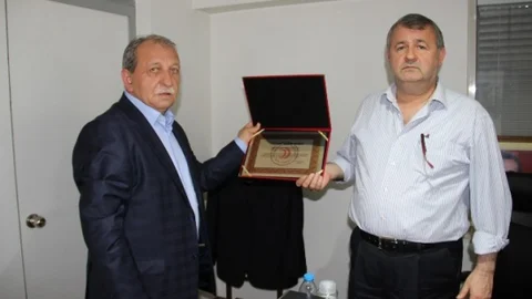 İlhami Yazıcıoğlu'na Teşekkür Plaketi Verildi