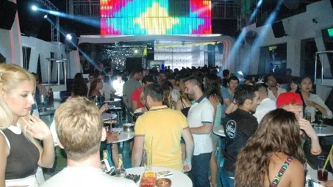 Bodrum'da Ünlü İş Adamı Coşturdu