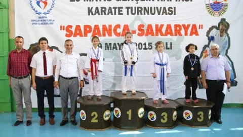 Sapanca'da Karate Şampiyonası Düzenlendi