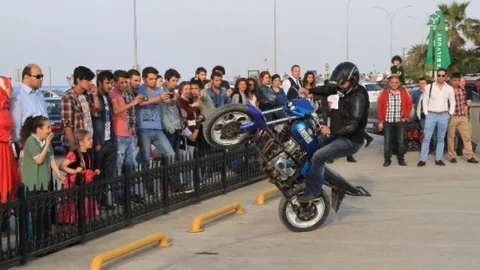 Yeşilyurt AVM'de Motosiklet Gösterisi Gerçekleşti