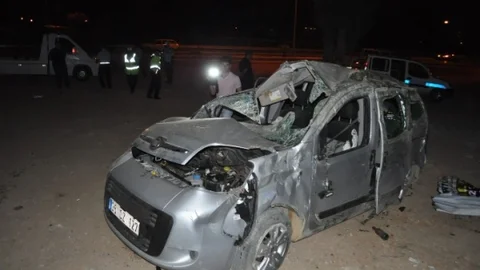 İzmir'de Trafik Kazası 1 Ölü, 3 Yaralı