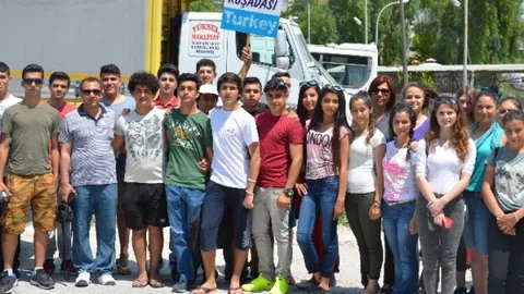 Kuşadası'ndan Balkanlara Öğrenci Heyeti