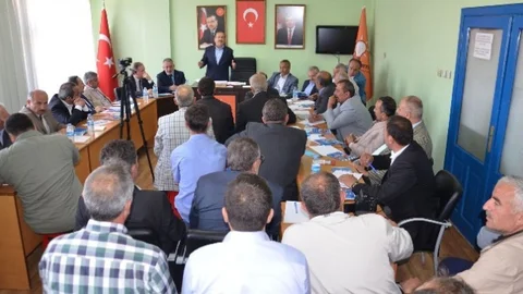Başkan Gümrükçüoğlu Sürmene'de Muhtarlarla Toplandı