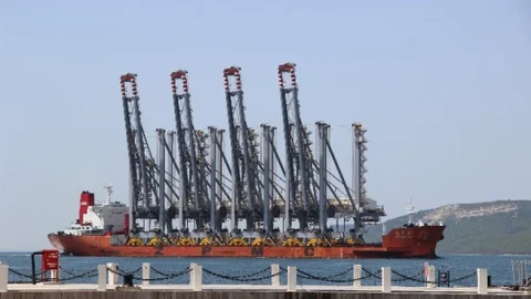 Çanakkale Boğazı'ndan Gemi Geçişi