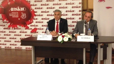 MHP'li Günal, Antalya'da Beyannamesini Tanıttı