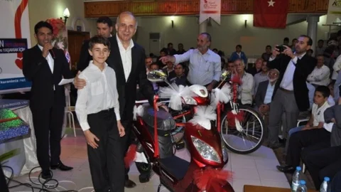 Korkuteli'nde Bilgi Yarışması Ödülleri Verildi