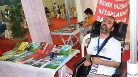 Kocaeli Kitap Fuarı'nda Gazetecilik Öğrencileri