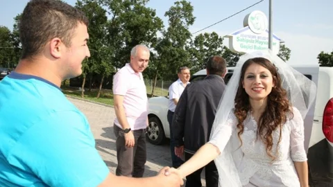 Adapazarı'nda Hayvansever Çiftin İyi Kalpli Ziyareti