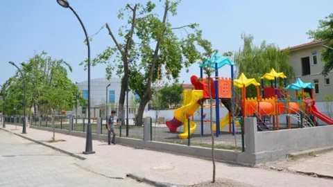 Yunus Emre Meydanı Genişliyor