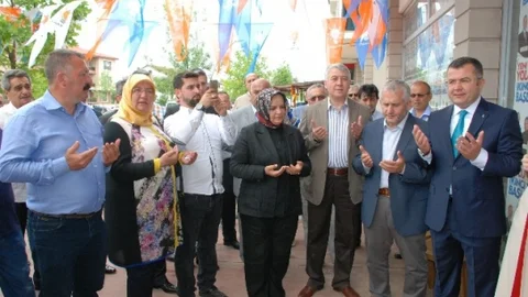 AK Parti Düzce'de Seçim Bürosu Açtı