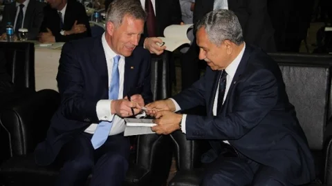 Bülent Arınç Çanakkale'de Konferansa Katıldı