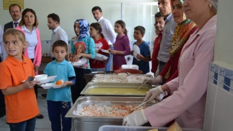 Dünya Süt Günü'nde Sütlaç Dağıtımı