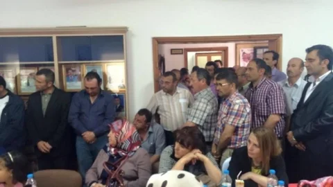 AK Parti Adayları Şehitleri Ziyaret Etti