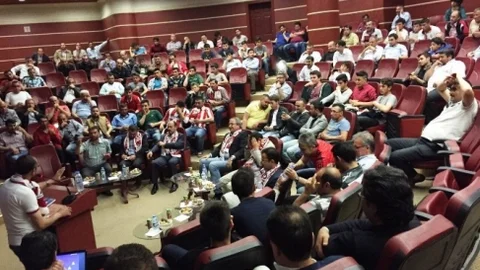 AK Parti Adayları Nevşehirspor Taraftarlarıyla Bir Araya Geldi