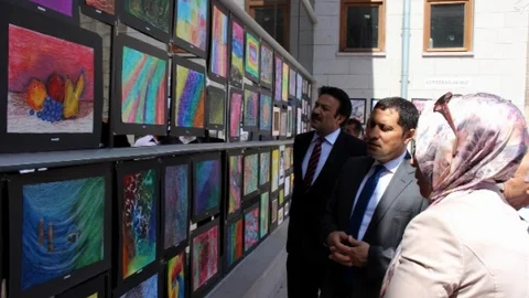 Kayseri'de Tablet Dağıtımı Yapıldı