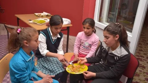 Van'da Kız Pansiyonlarına Ziyaret