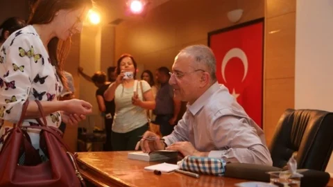 Murathan Mungan Buca'da Okurlarıyla Buluştu