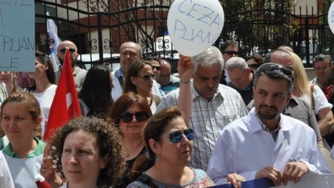 İzmir'de Aile Hekimleri Eylem Yaptı