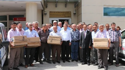 Mersin Mut'ta Muhtarlara Bilgisayar Dağıtımı