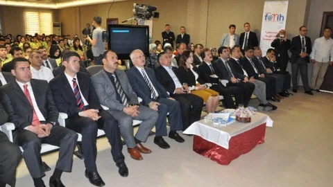 Sivas'ta Öğrencilere Tablet Dağıtımı