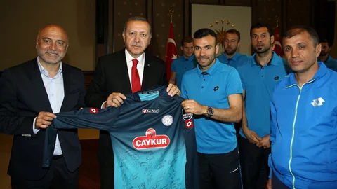 Cumhurbaşkanı'ndan Rizespor'a Ziyaret