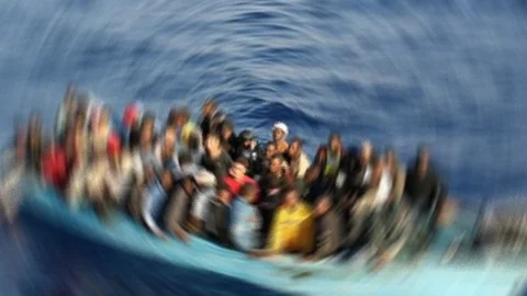 Myanmar'da 208 Göçmen Kurtarıldı