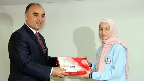 Kastamonu'da Öğrencilere Tablet Dağıtıldı