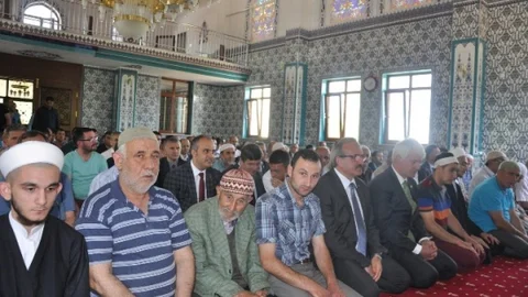 Bursa'da Yeniden Yapılan Cami Açıldı