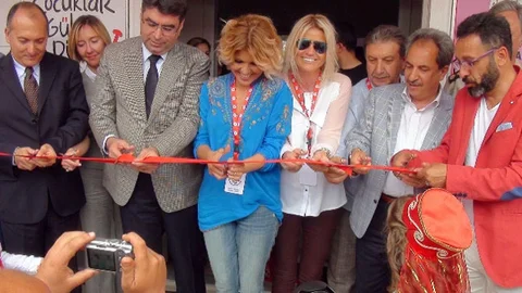 Gülben Ergen Akşehir'de Anaokulu Açtı